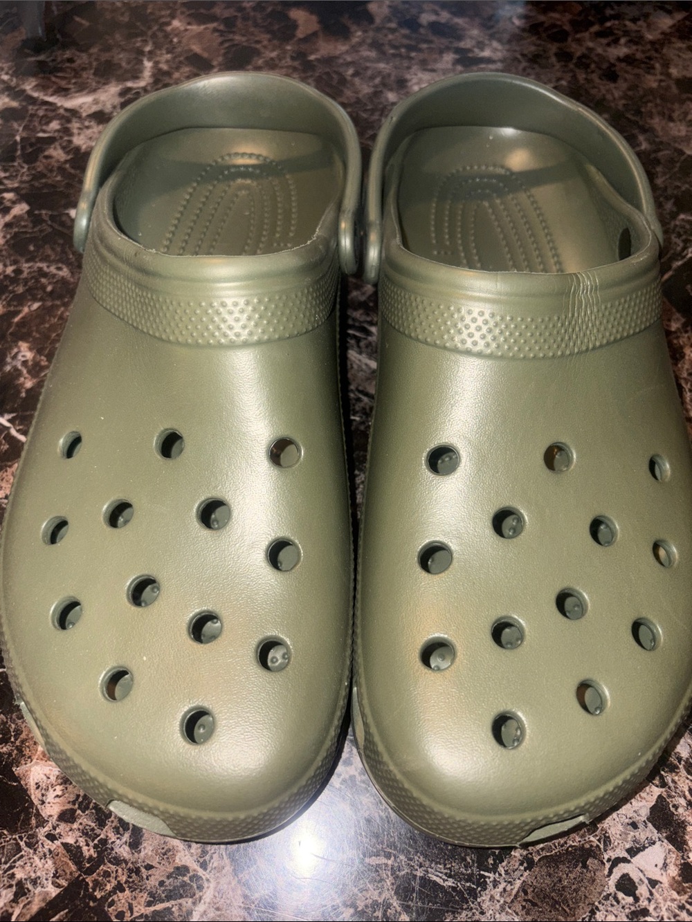 CROCS Classic Clog in Olive Green M14